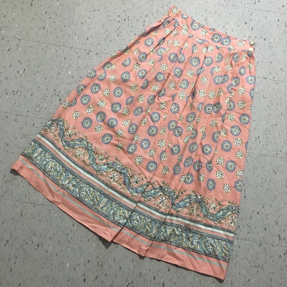 Chaus Dresses & Skirts - Chaus Vintage Flowy Maxi Skirt (100% Rayon)